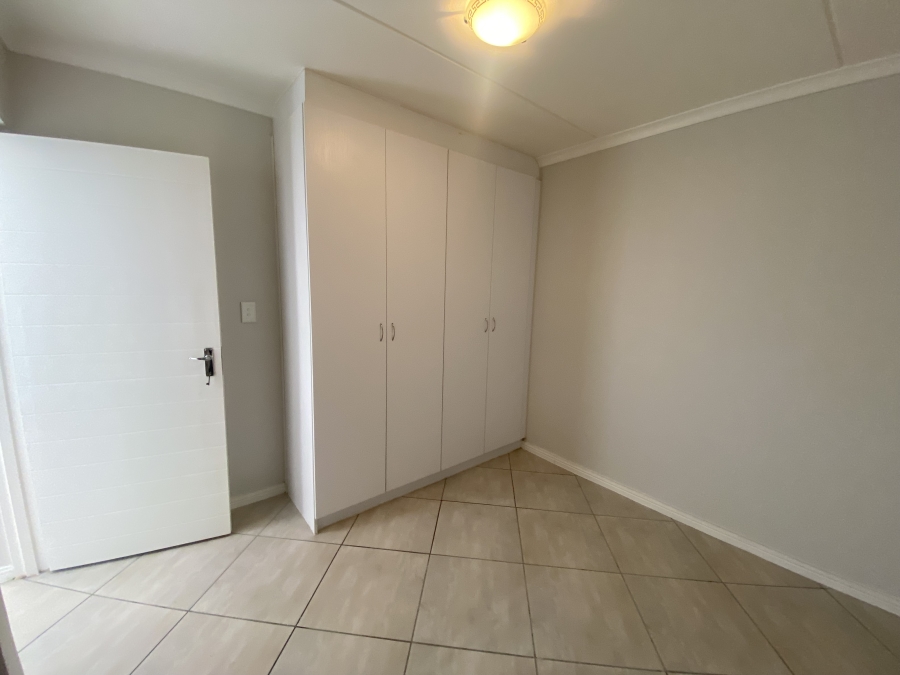 To Let 2 Bedroom Property for Rent in Buh Rein Estate Western Cape